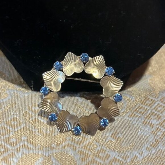 KREMENTZ 14K Rolled Gold Overlay Heart Blue Rhinestone Circle BROOCH - Picture 1 of 7